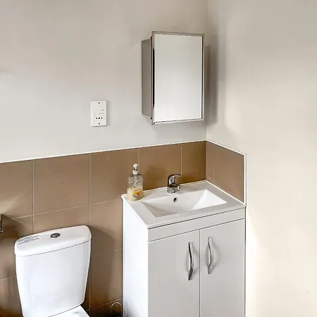 度假居 Rogue Wheldrake